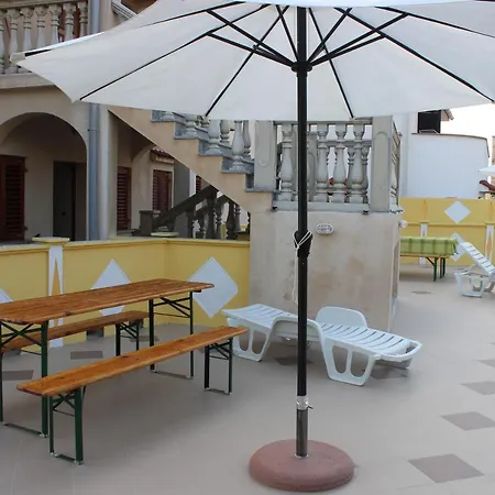 Apartman With A Parking Space Pag - 6535