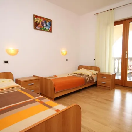 Apartament With Parking Space Pag - 6535 Pag Town