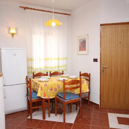 Apartment Apartments With Parking Space Pag - 6535 *