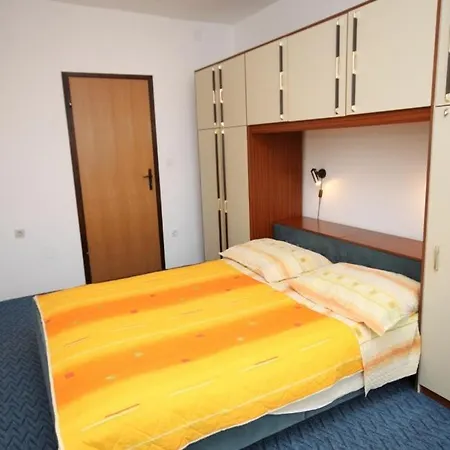 Apartments With Parking Space Pag - 6535