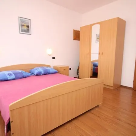 Apartments With Parking Space Pag - 6535
